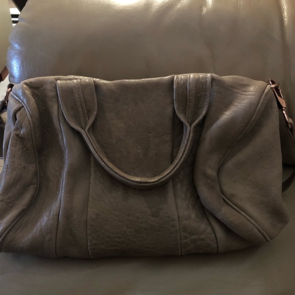 Alaxander wand Rocco cross body in rose gold
